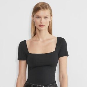 Aritzia NWT contour square neck cropped short sleeve top M